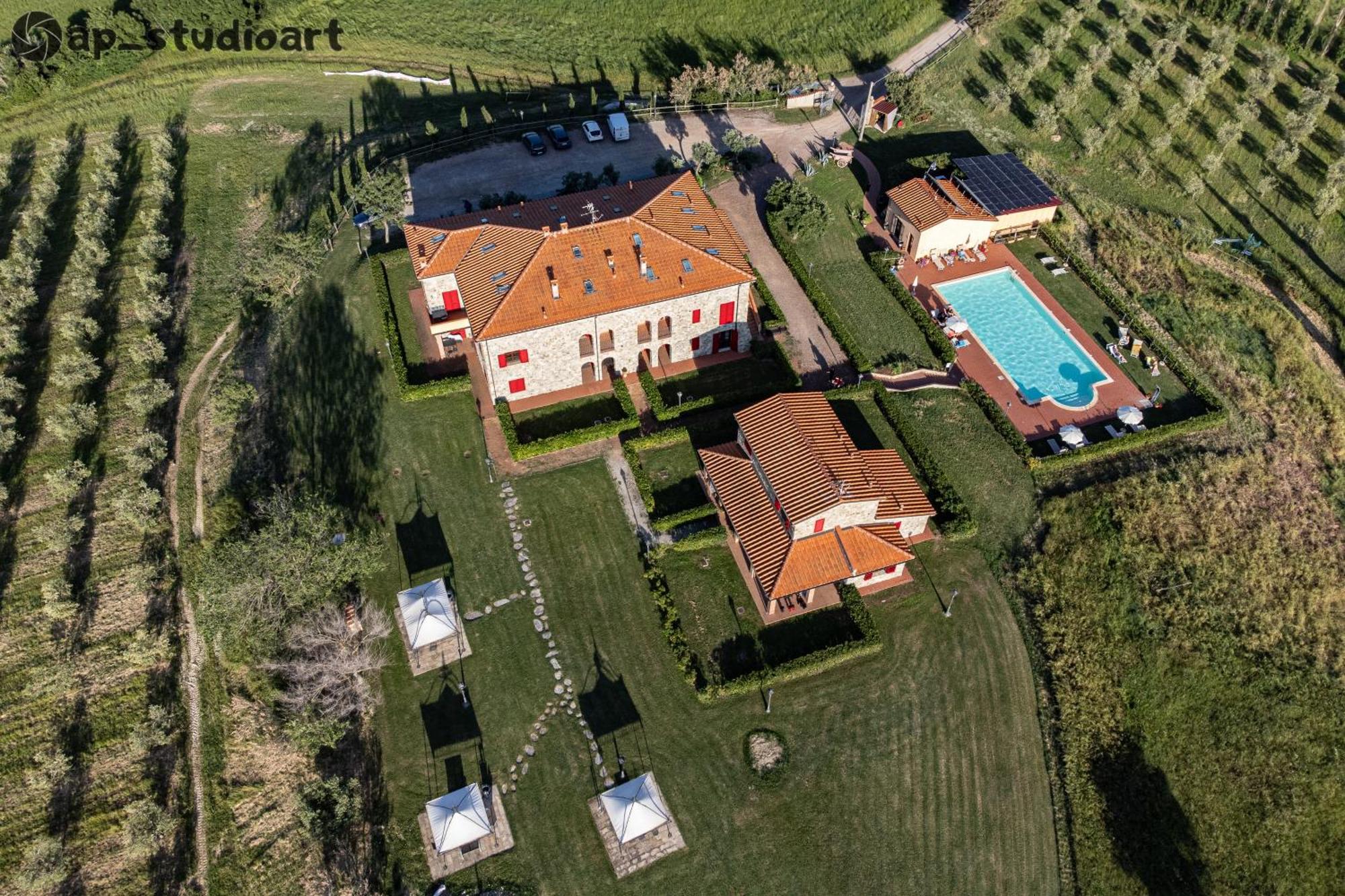 سانتا لوتشي Il Poggio Della Pieve Apartments المظهر الخارجي الصورة